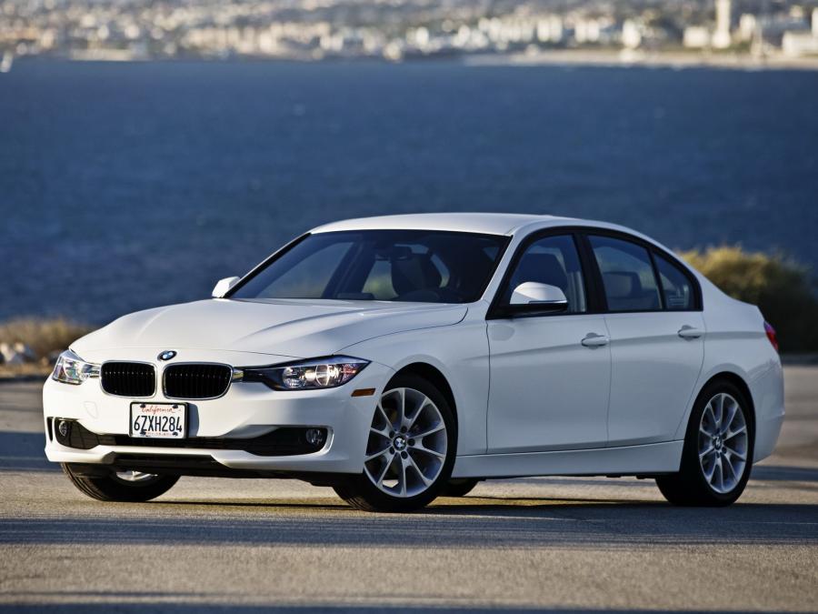  BMW 320i Sedan 2013 года  (US) (фото 1 из 16)